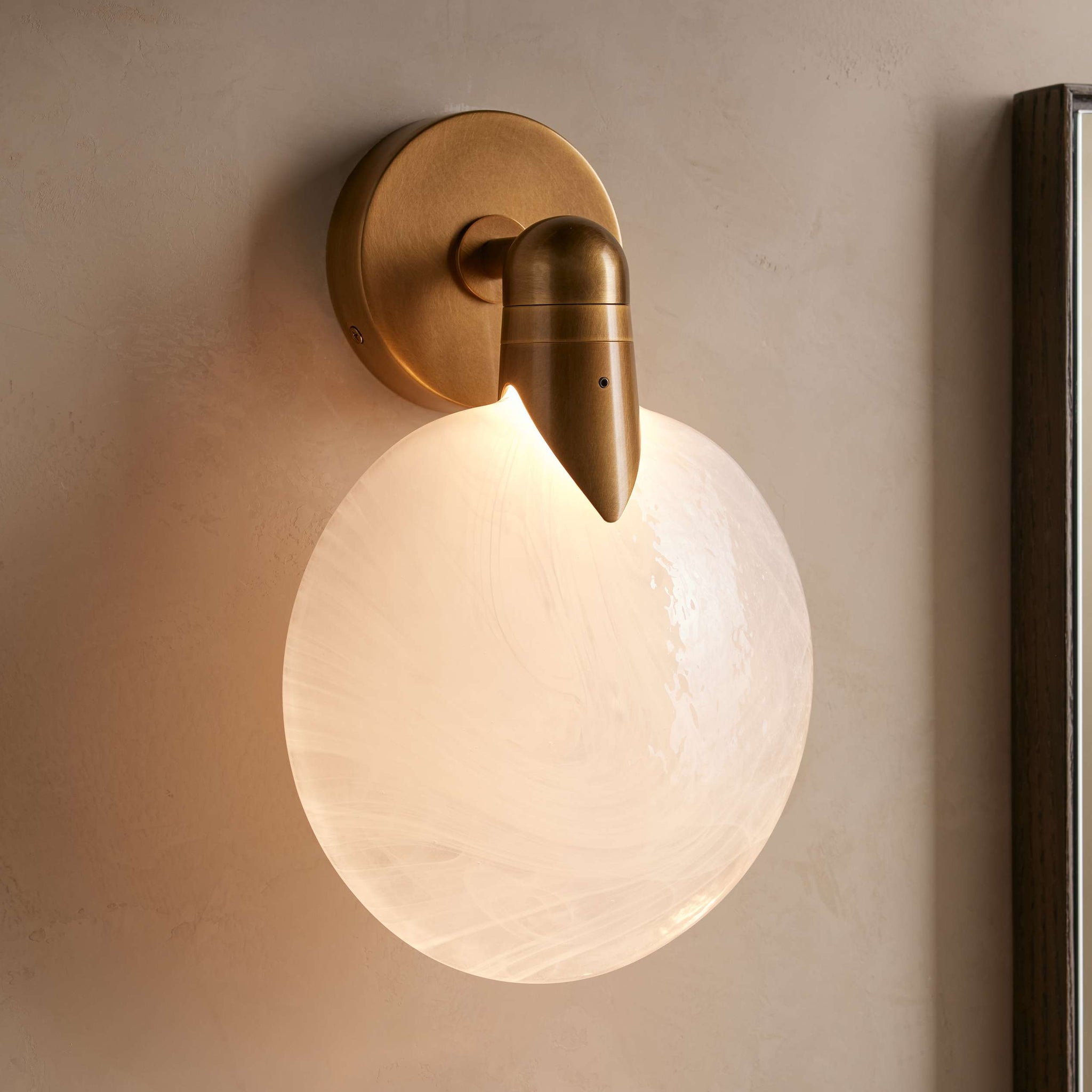 Lyla Sconce