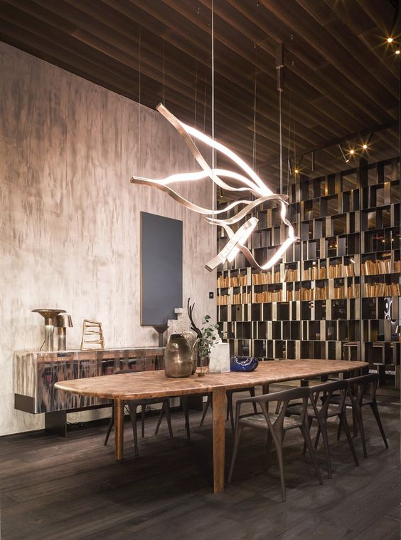 https://cdn.shopify.com/s/files/1/0736/8795/7790/files/modern-simple-brass-waving-chandelier-for-livingdining-roomkitchen-island-merlin-lamps-8.jpg?v=1765407439
