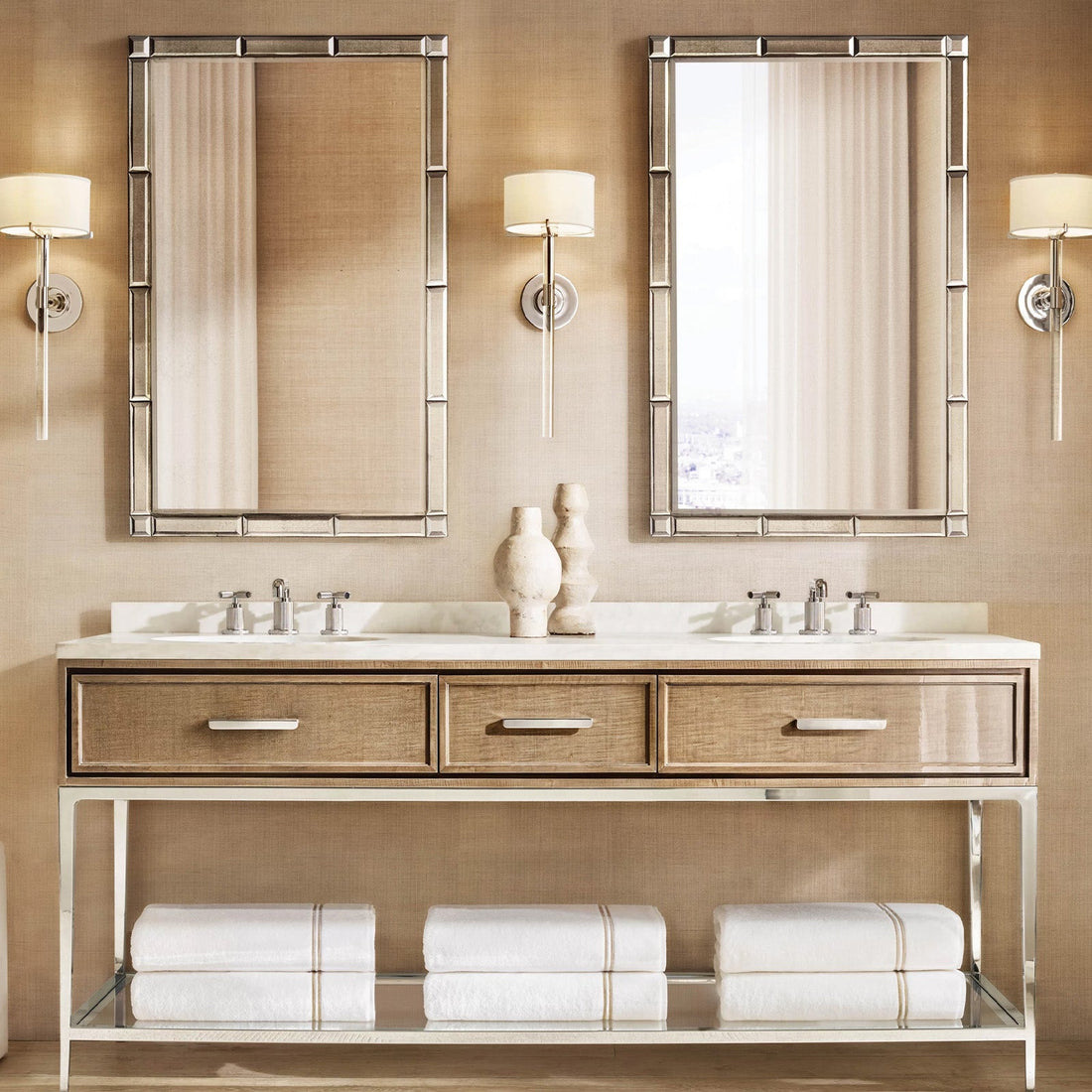 Trueman Grand Sconce